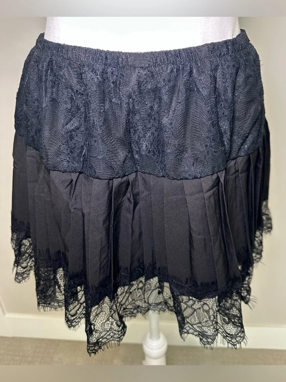 Black Pleated Lace‎ Trim Mini Skirt Built-In Shorts Goth Grunge Country Large